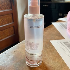 Mannakadar facial spray